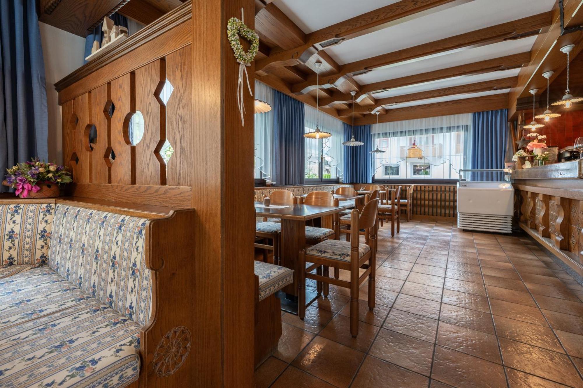 Hotel Mary Поца ди Фаса Екстериор снимка