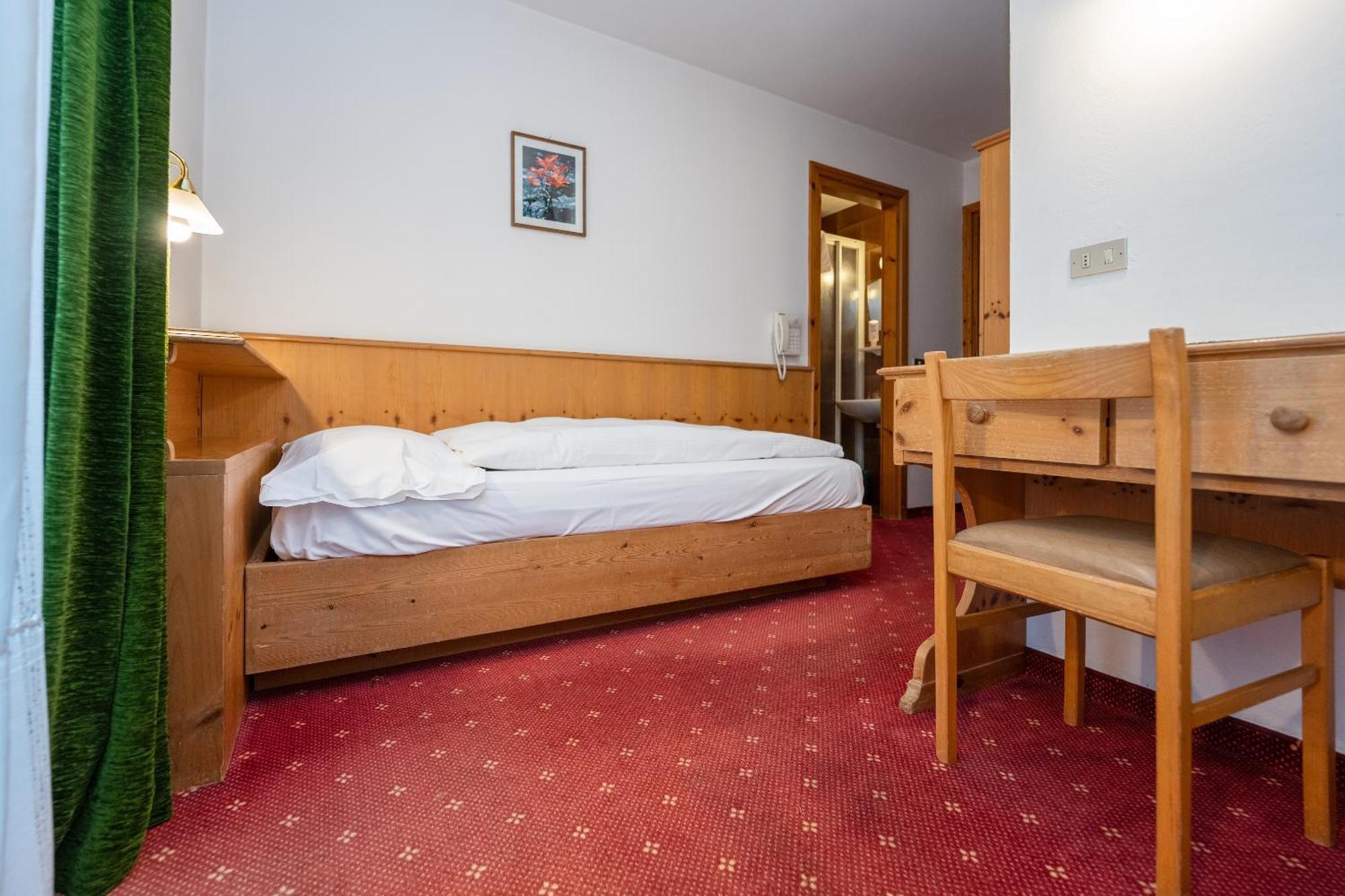 Hotel Mary Поца ди Фаса Екстериор снимка