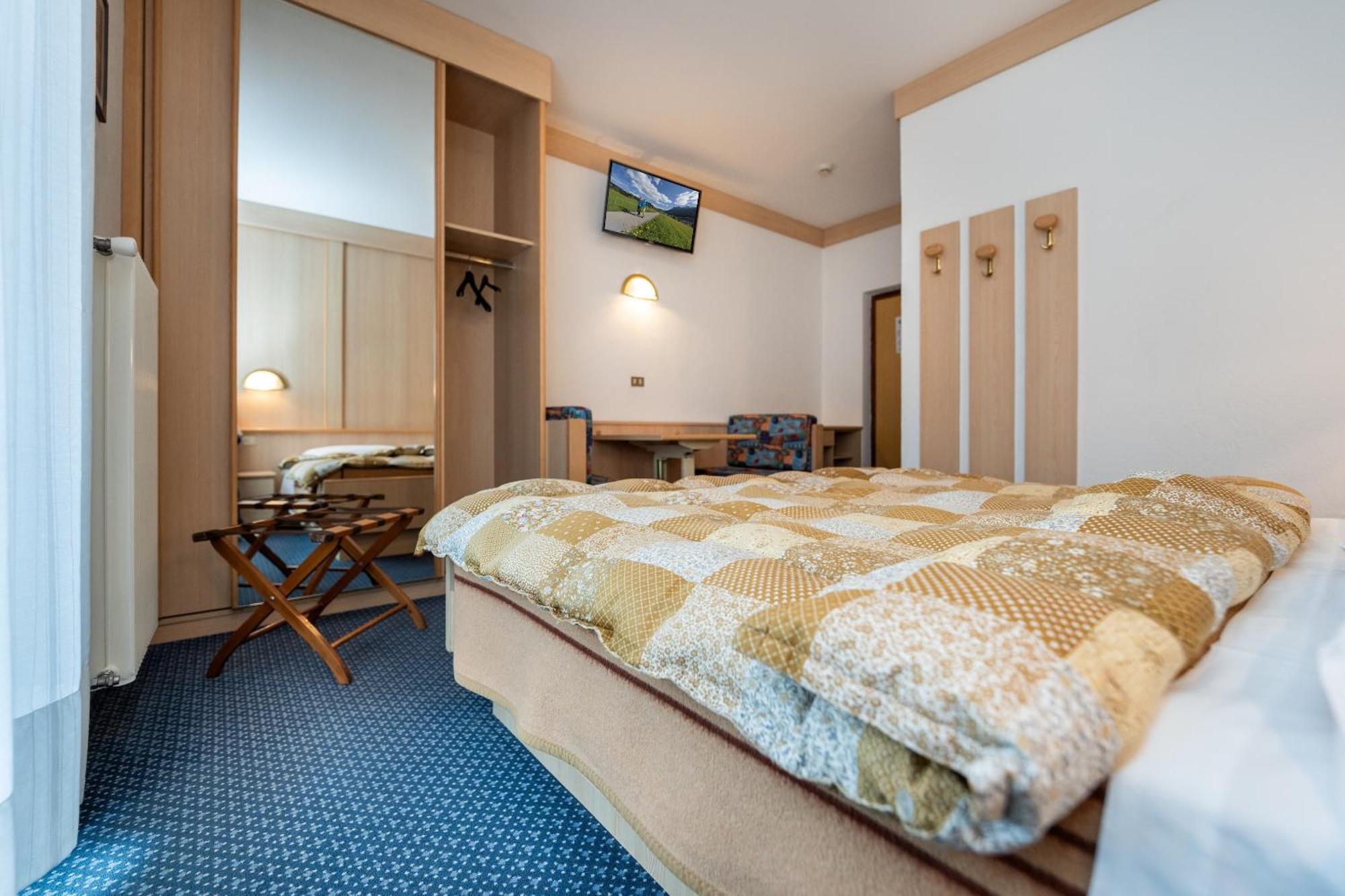 Hotel Mary Поца ди Фаса Екстериор снимка